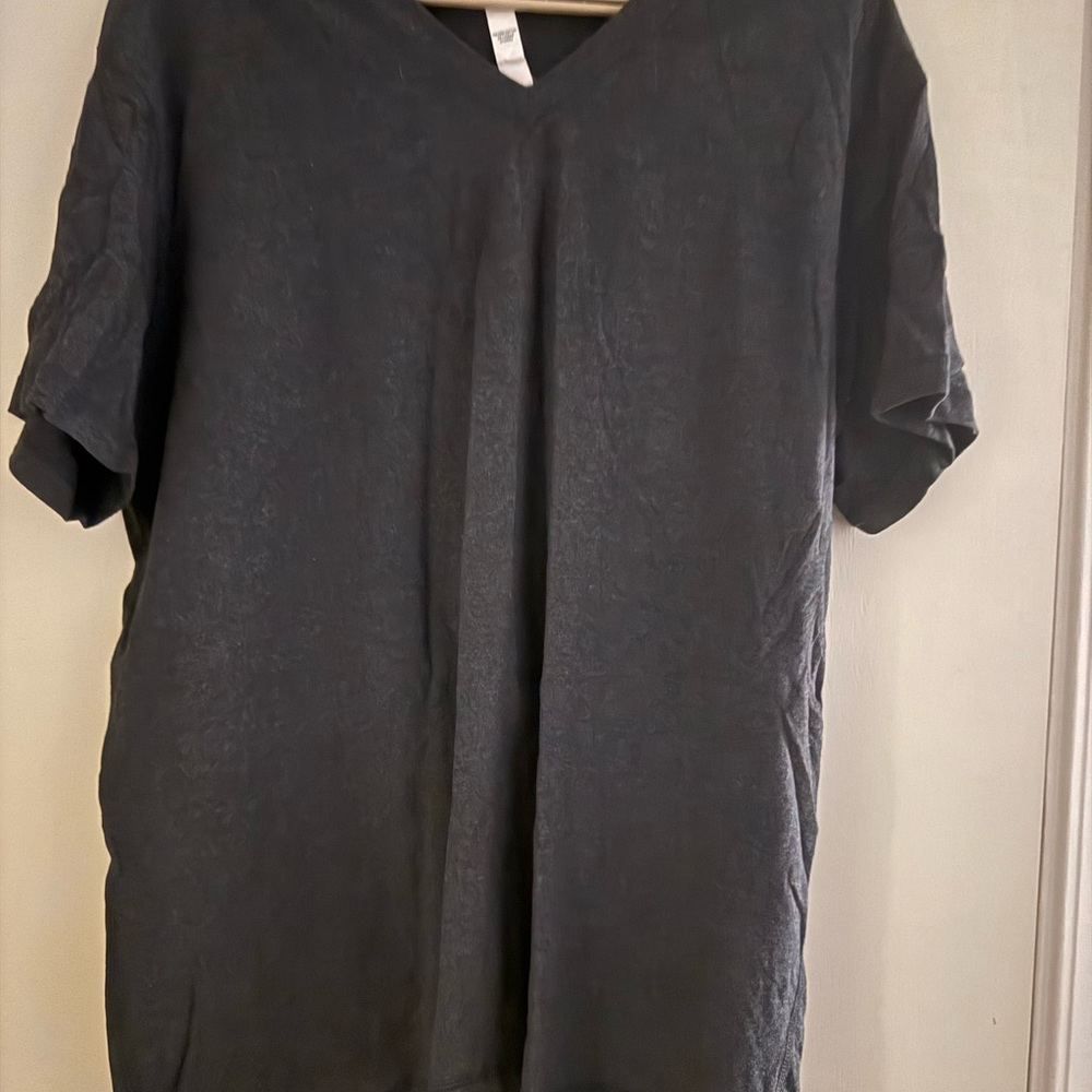 lululemon athletica Charcoal V-Neck Tee
